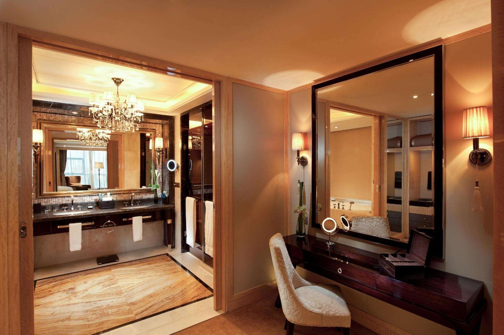 Hilton Nanjing Hotel Buitenkant foto